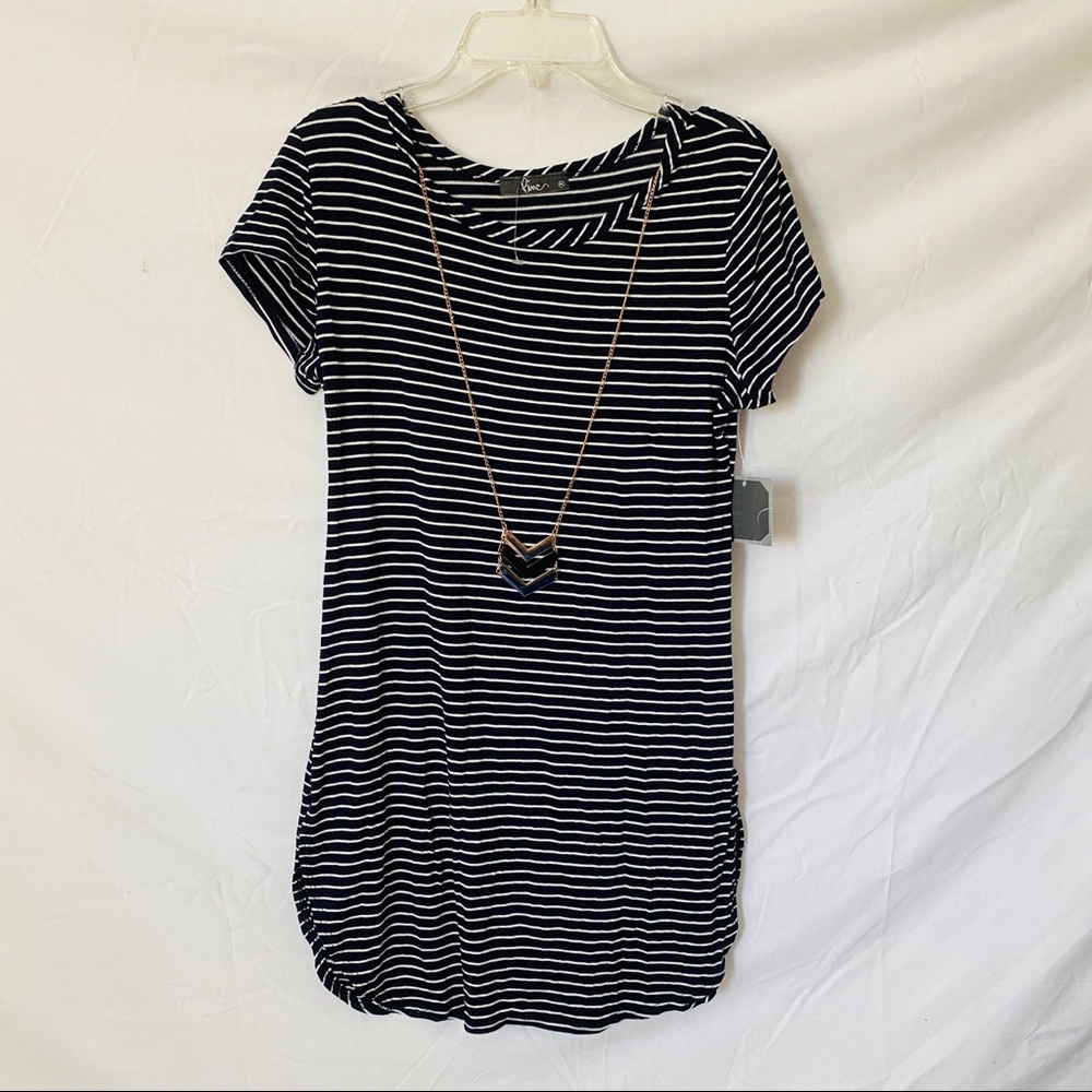 Striped T-Shirt with detachable necklace